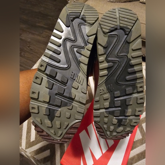 Nike's - Picture 7 of 8